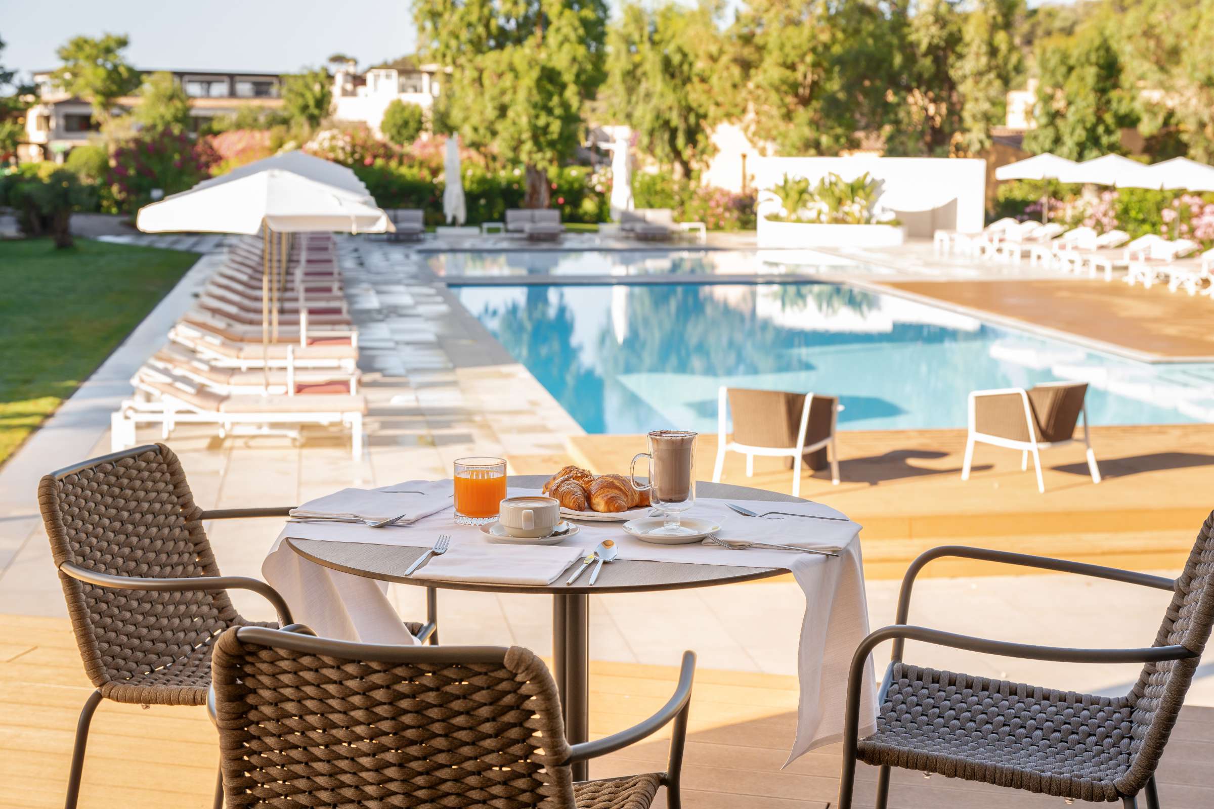 Myrtha-altaan esimerkki ulkona